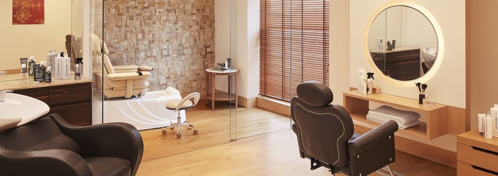 Taj Swarna, Amritsar Hotel Екстериор снимка A treatment room at the Harley Street Clinic