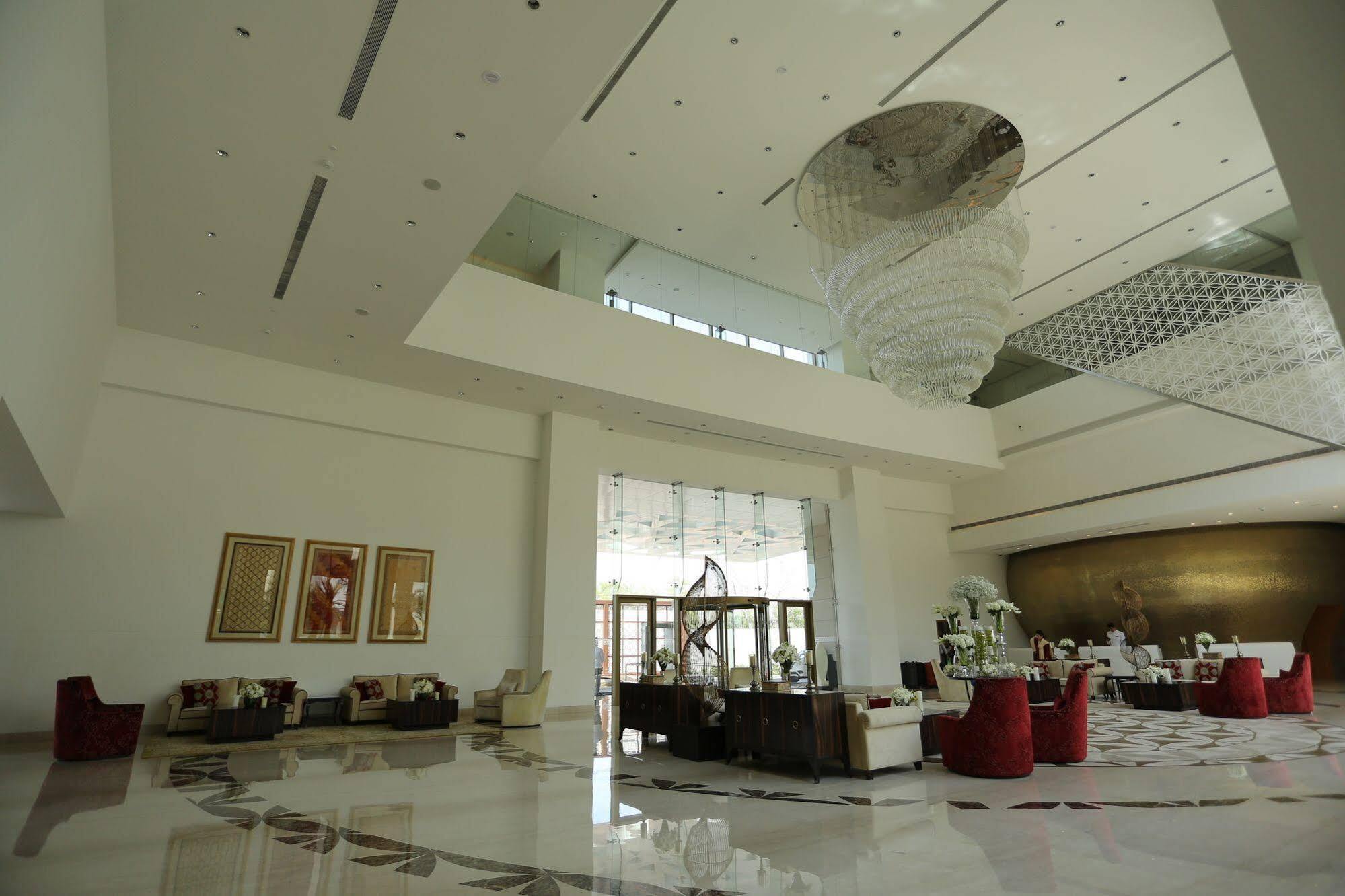 Taj Swarna, Amritsar Hotel Екстериор снимка Lobby