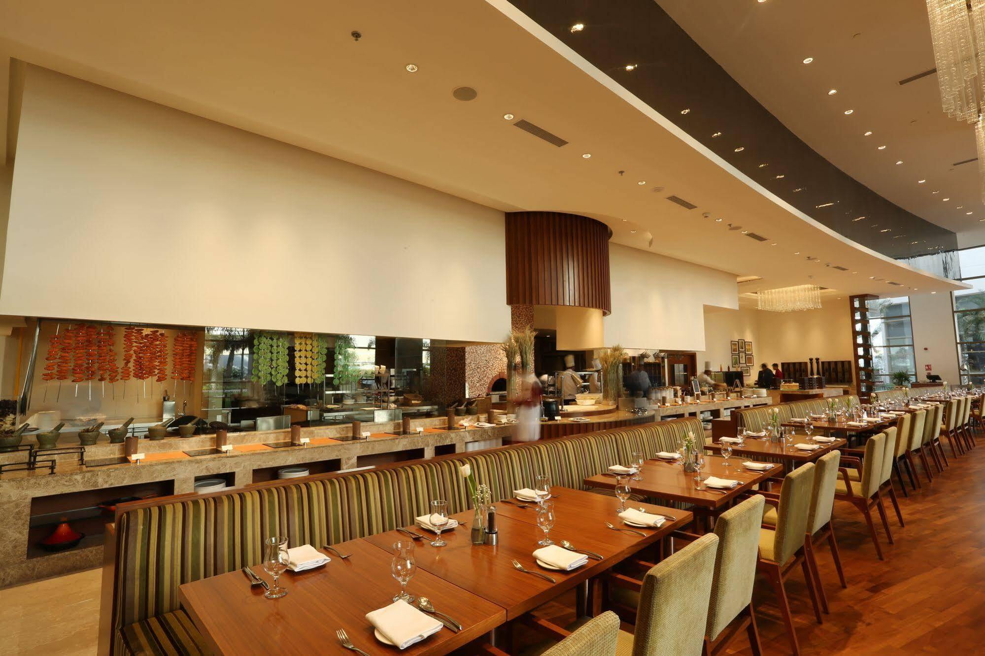 Taj Swarna, Amritsar Hotel Екстериор снимка The restaurant