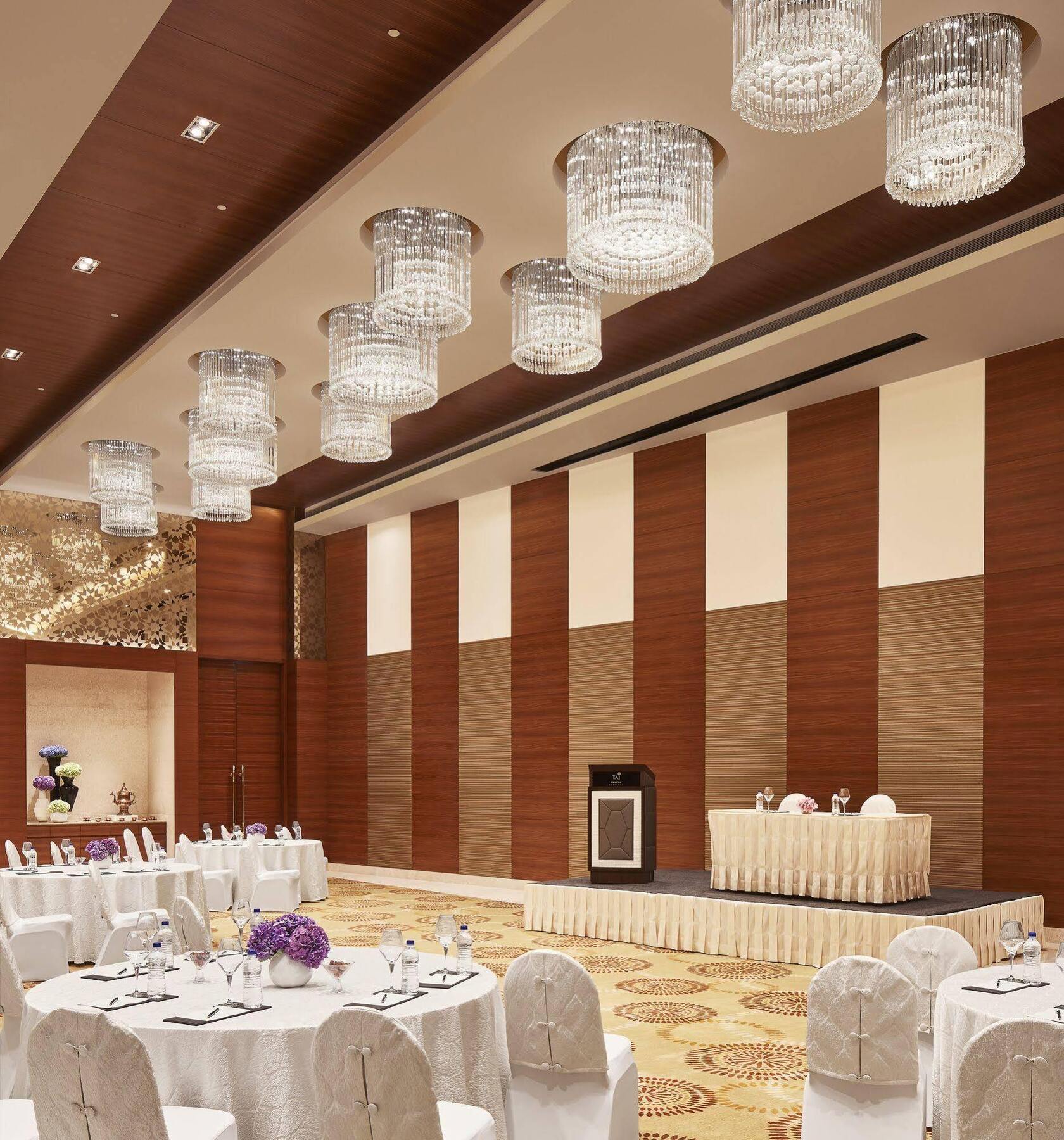 Taj Swarna, Amritsar Hotel Екстериор снимка The Royal Ballroom