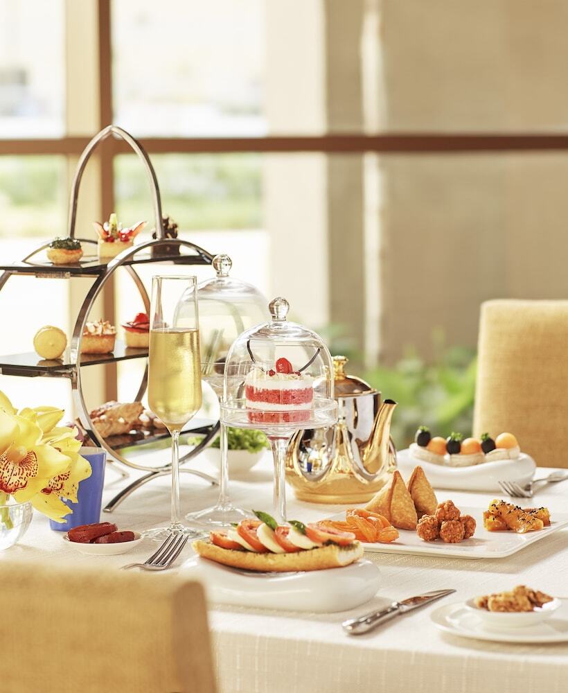 Taj Swarna, Amritsar Hotel Екстериор снимка Afternoon tea at the Taj Mahal Palace, Mumbai